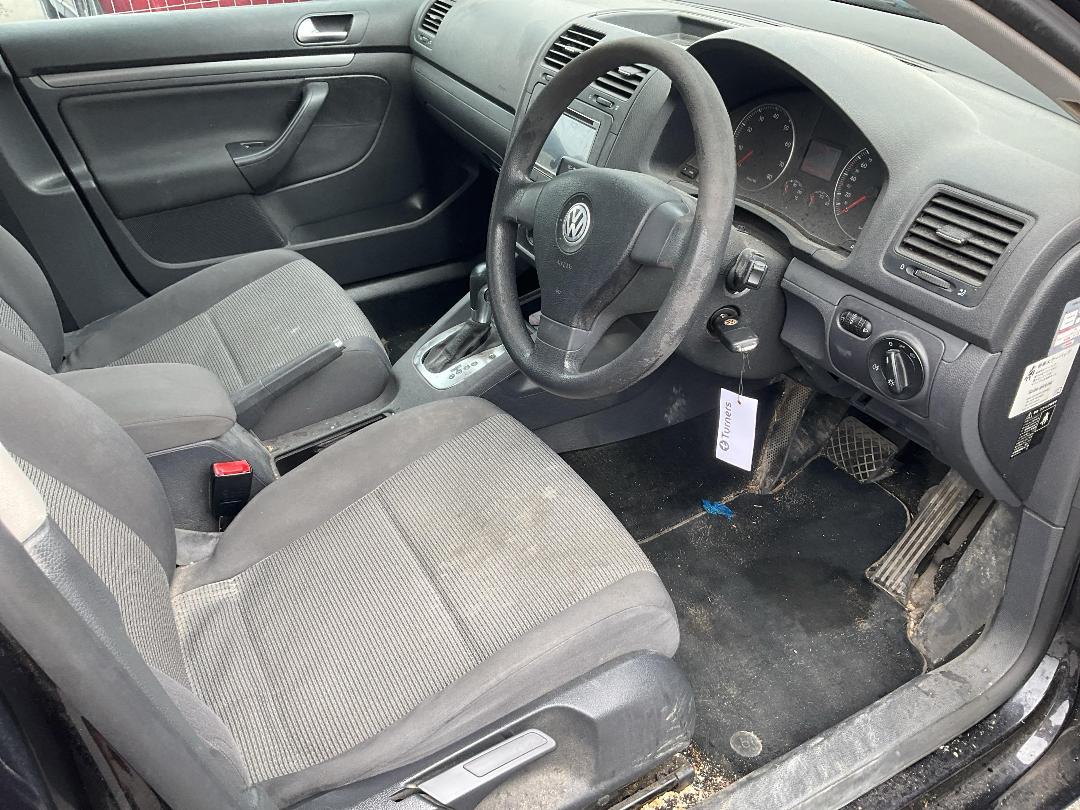 Photo '13' of Volkswagen Golf TSI