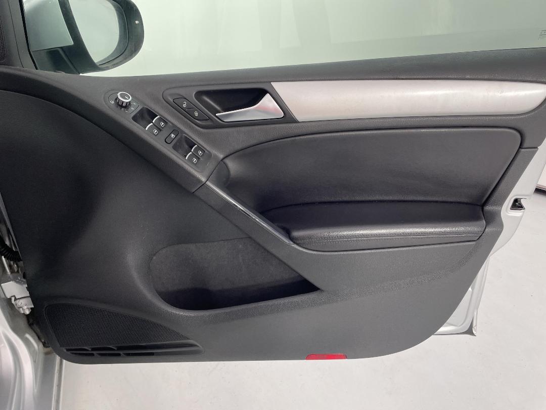 Photo '13' of Volkswagen Golf