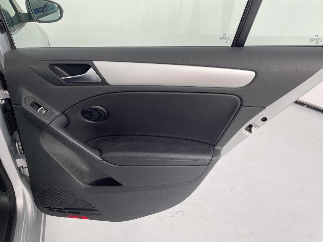 Photo '17' of Volkswagen Golf