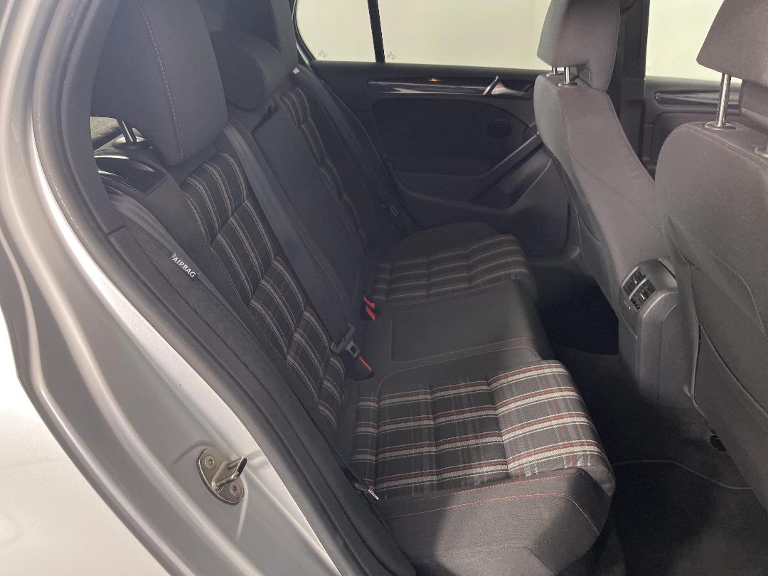 Photo '20' of Volkswagen Golf Photo '20' of Volkswagen Golf