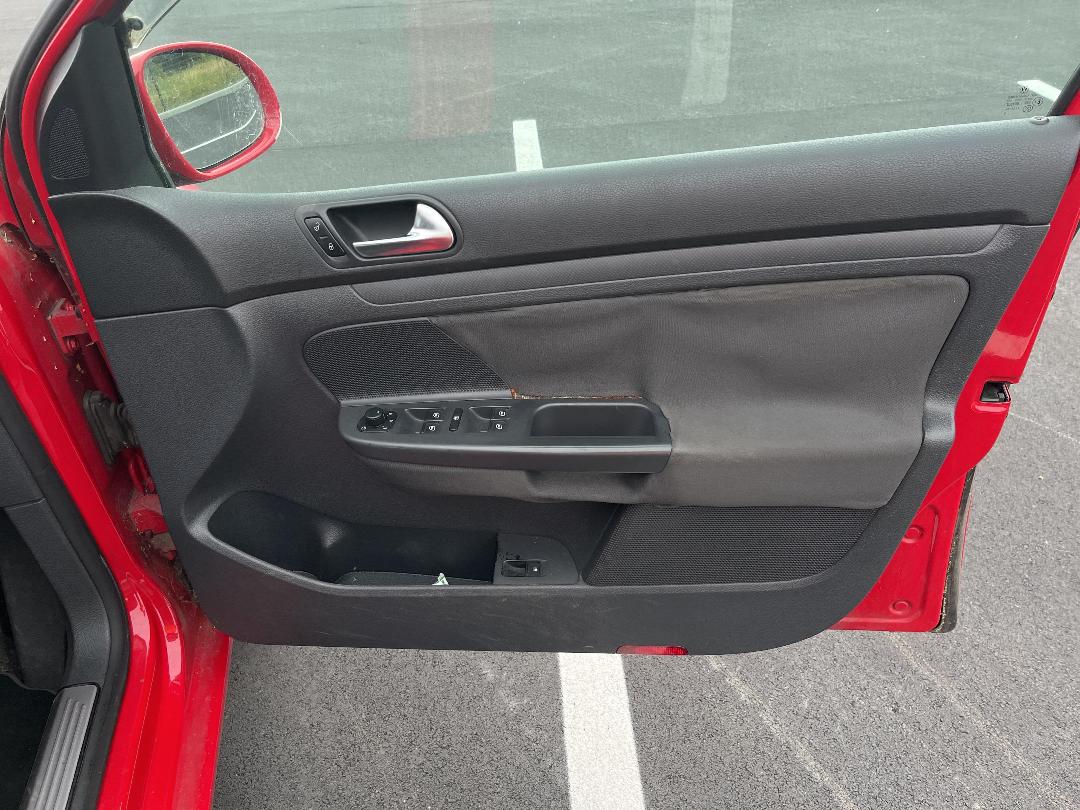 Photo '13' of Volkswagen Golf TSI Photo '13' of Volkswagen Golf TSI