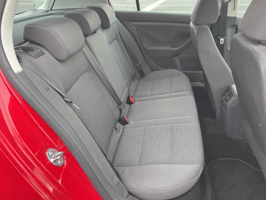 Photo '17' of Volkswagen Golf TSI Photo '17' of Volkswagen Golf TSI