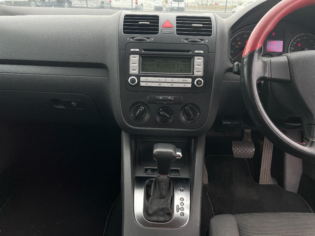 Photo '19' of Volkswagen Golf TSI Photo '19' of Volkswagen Golf TSI