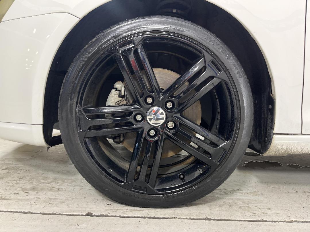 Photo '10' of Volkswagen Golf