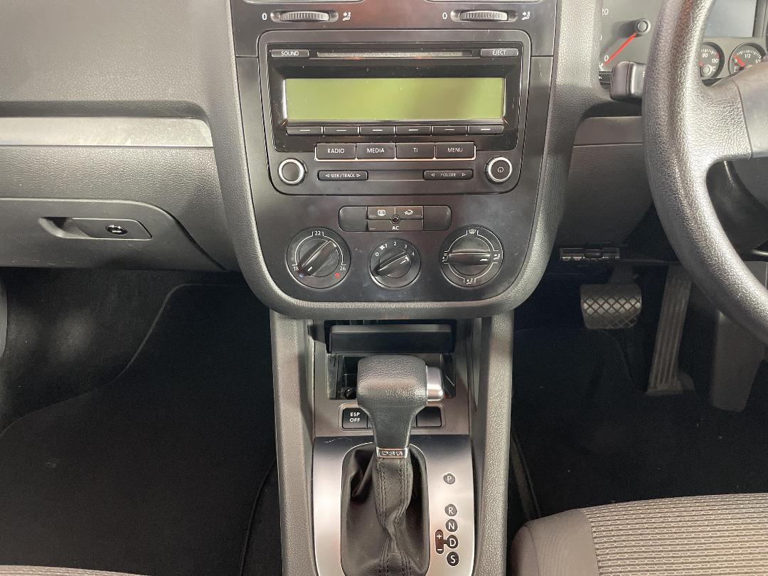 Photo '18' of Volkswagen Golf