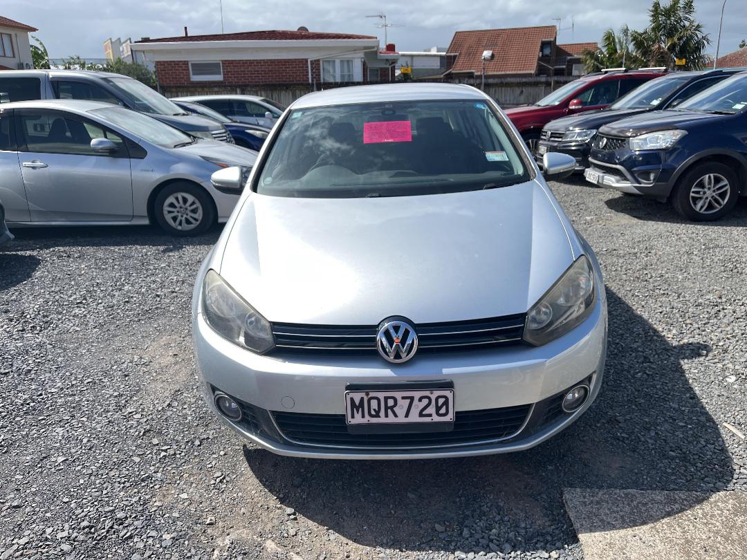 Photo '2' of Volkswagen Golf TSI