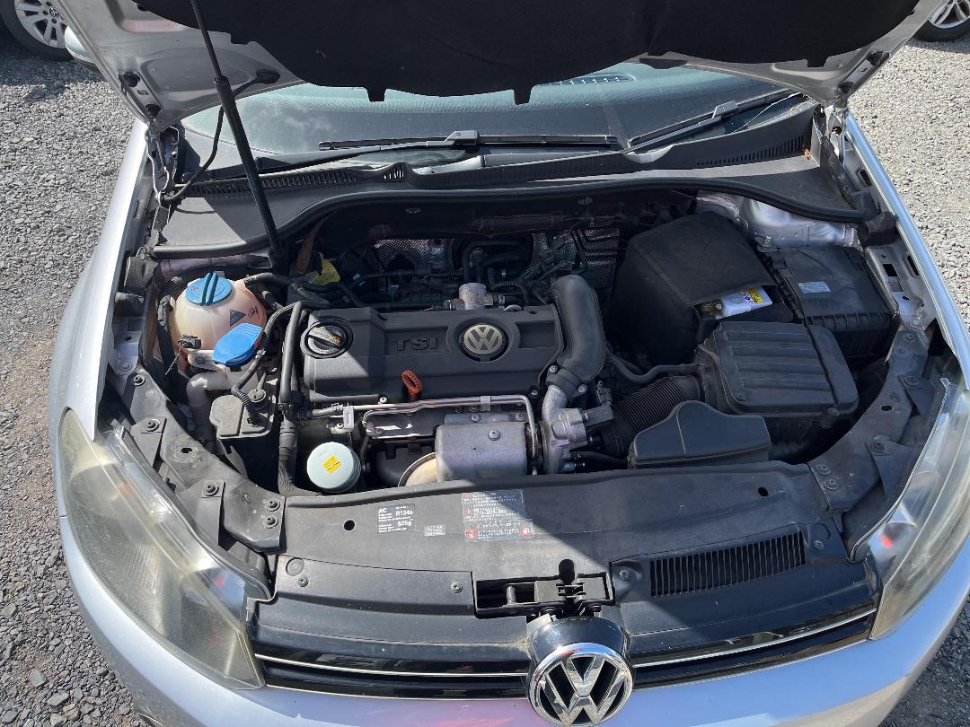 Photo '11' of Volkswagen Golf TSI