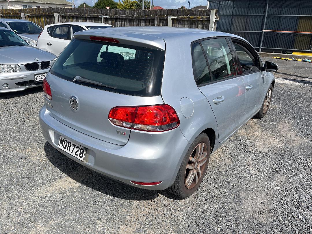 Photo '6' of Volkswagen Golf TSI