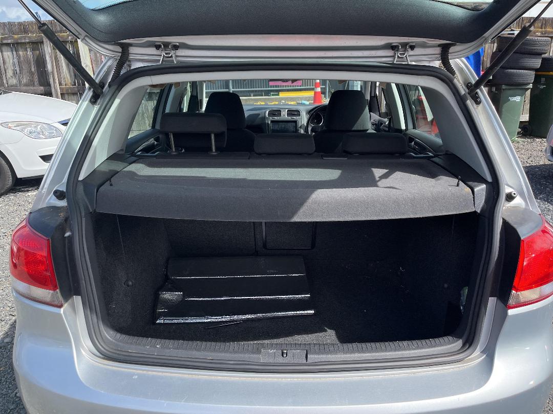 Photo '12' of Volkswagen Golf TSI