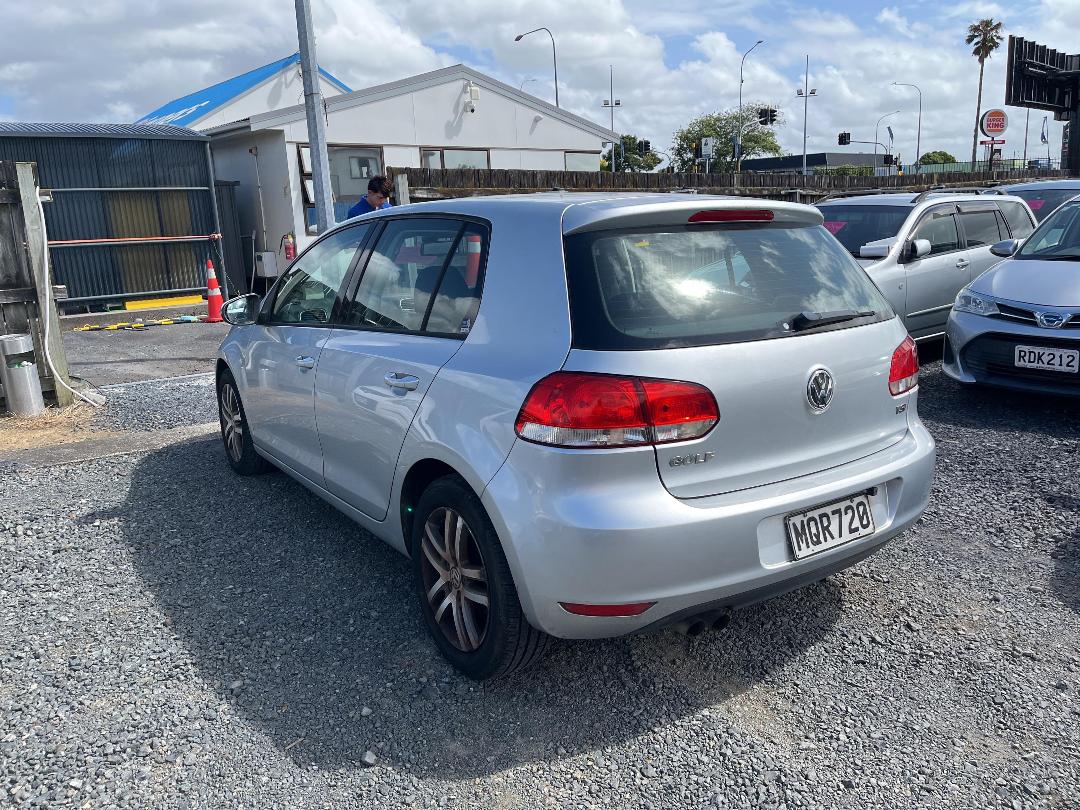 Photo '4' of Volkswagen Golf TSI