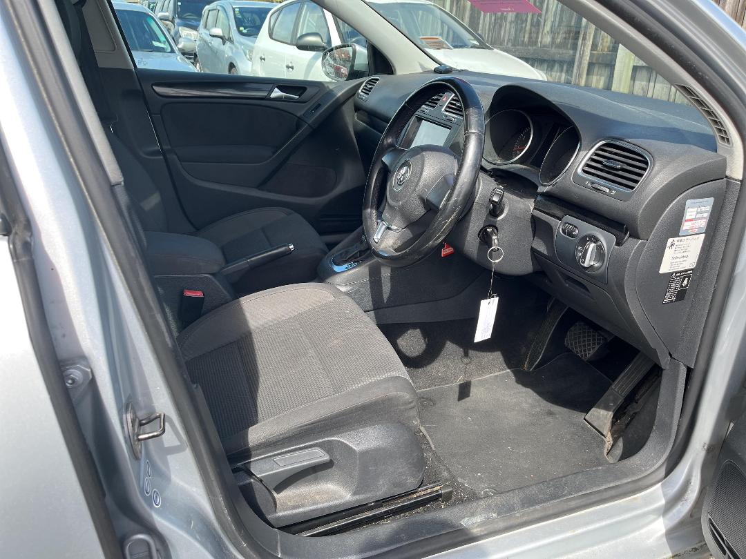 Photo '14' of Volkswagen Golf TSI