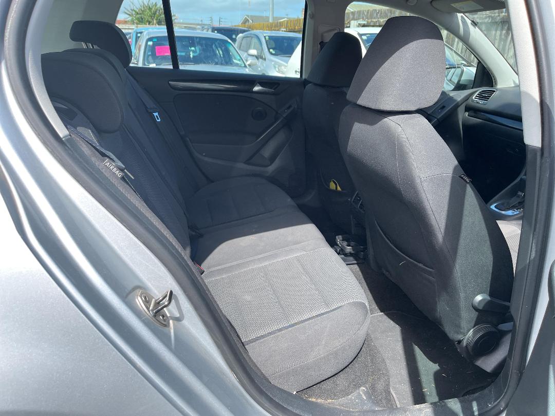 Photo '18' of Volkswagen Golf TSI