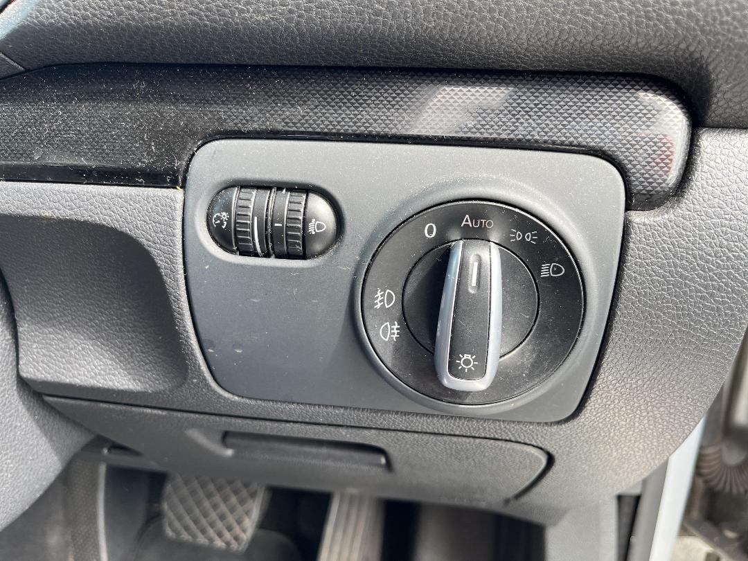 Photo '23' of Volkswagen Golf TSI