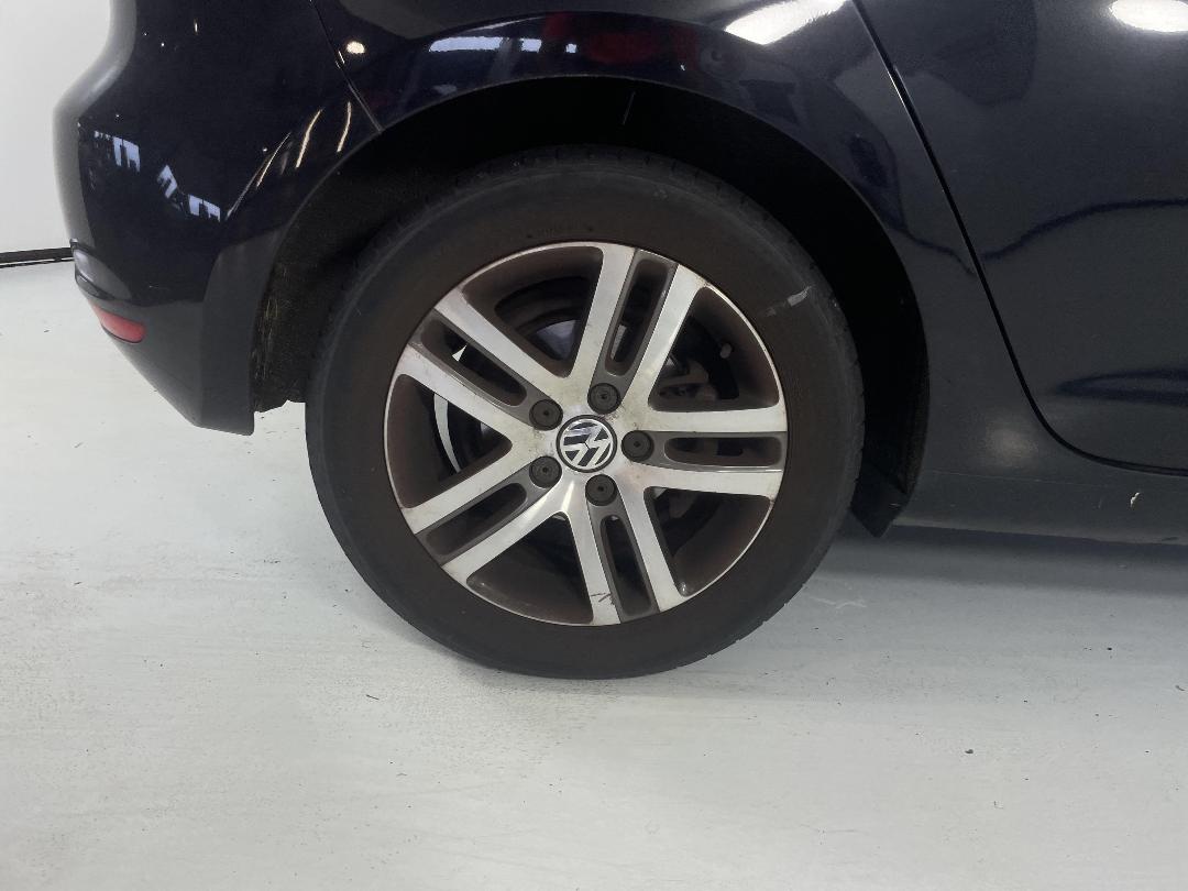 Photo '10' of Volkswagen Golf TSI