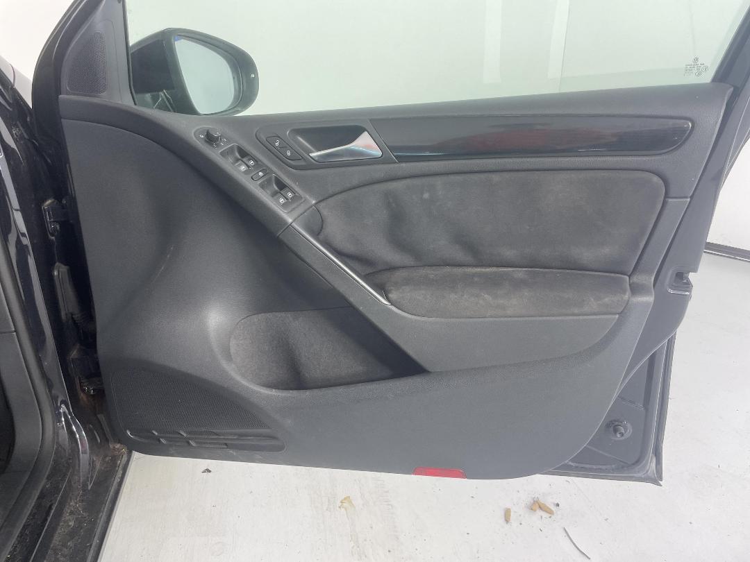 Photo '13' of Volkswagen Golf TSI