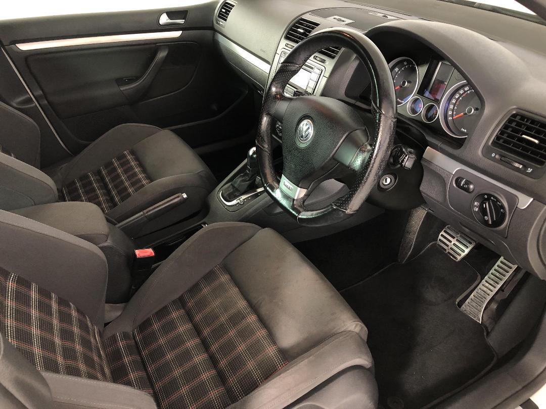 Photo '16' of Volkswagen Golf