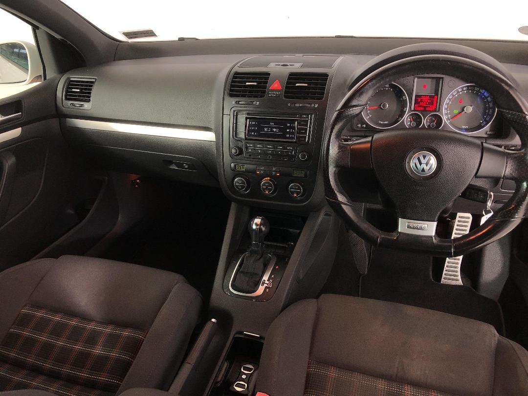 Photo '17' of Volkswagen Golf