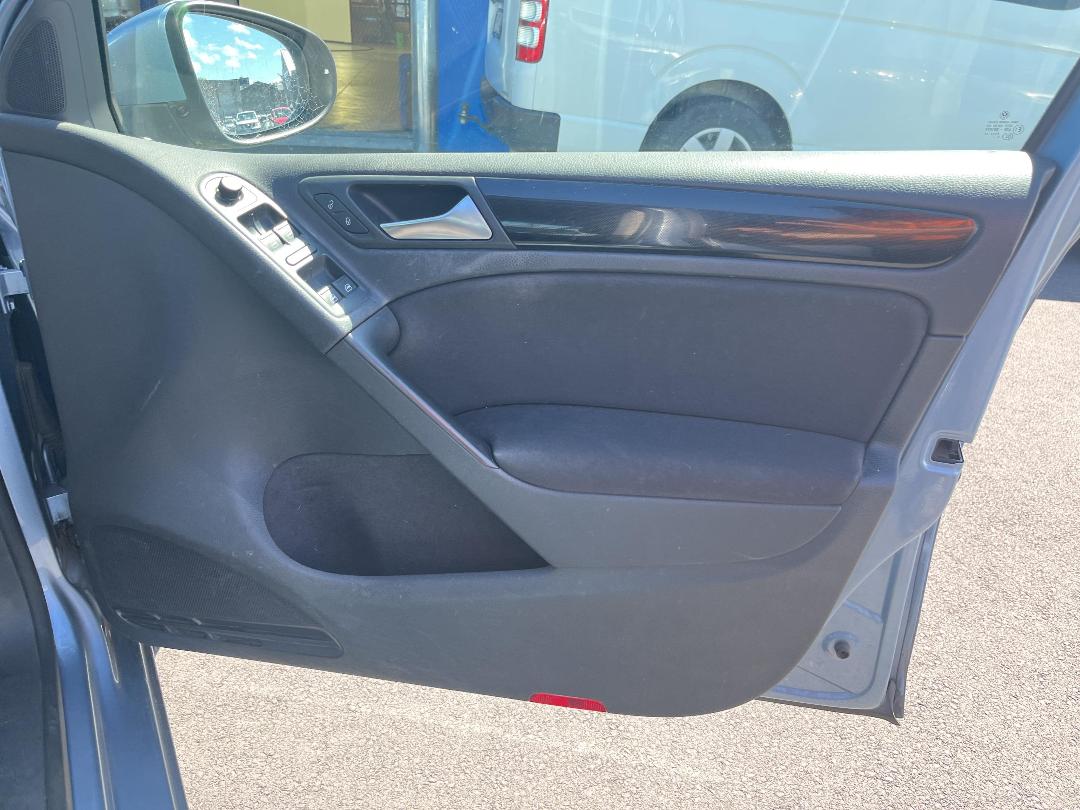 Photo '12' of Volkswagen Golf TSI 118KW