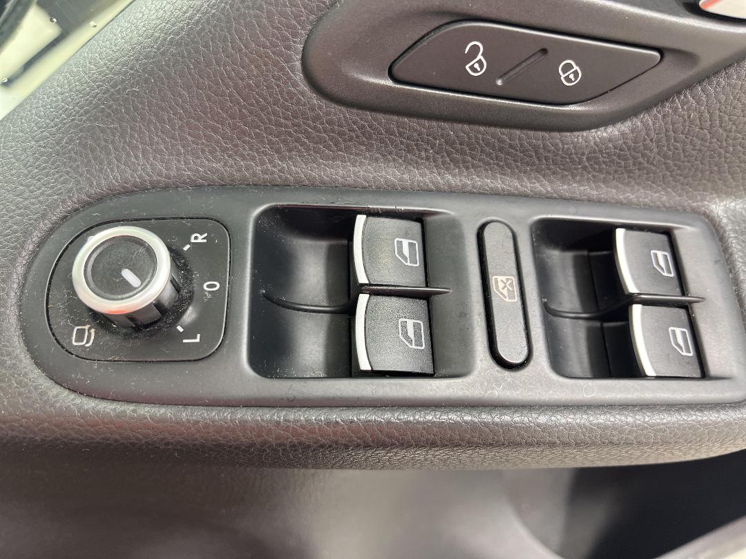 Photo '24' of Volkswagen Golf Photo '24' of Volkswagen Golf