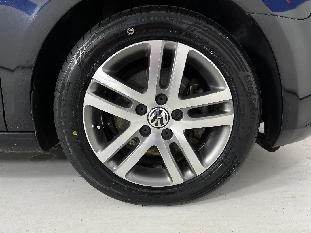 Photo '9' of Volkswagen Golf