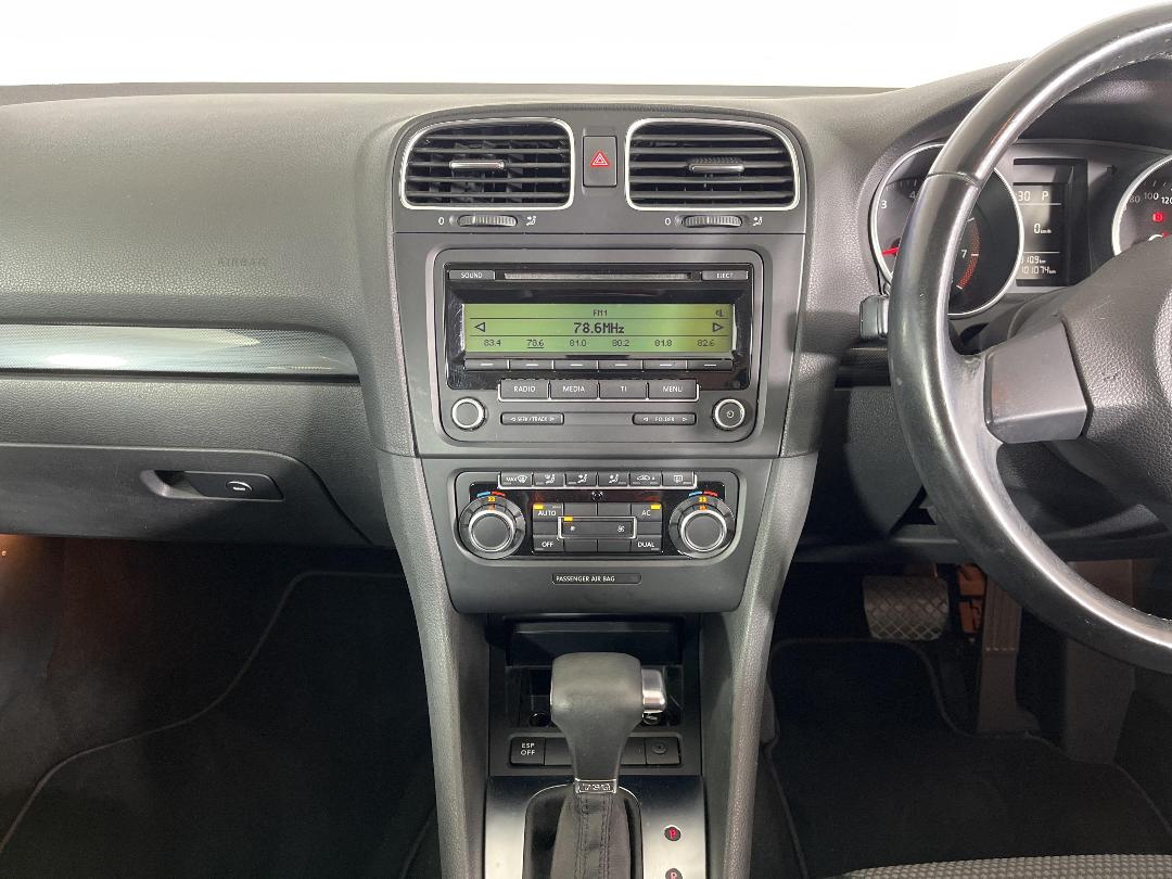 Photo '18' of Volkswagen Golf