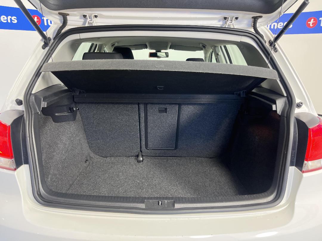 Photo '14' of Volkswagen Golf