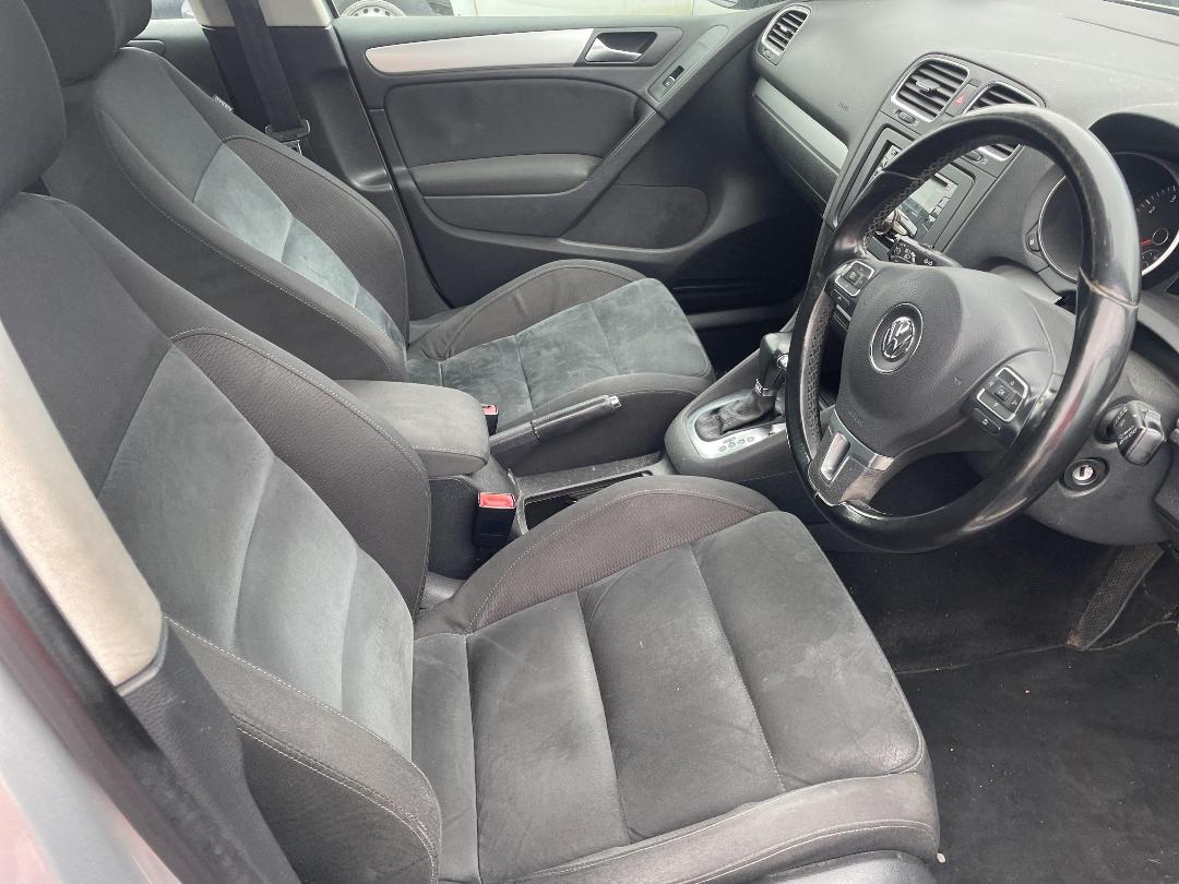 Photo '14' of Volkswagen Golf TSI