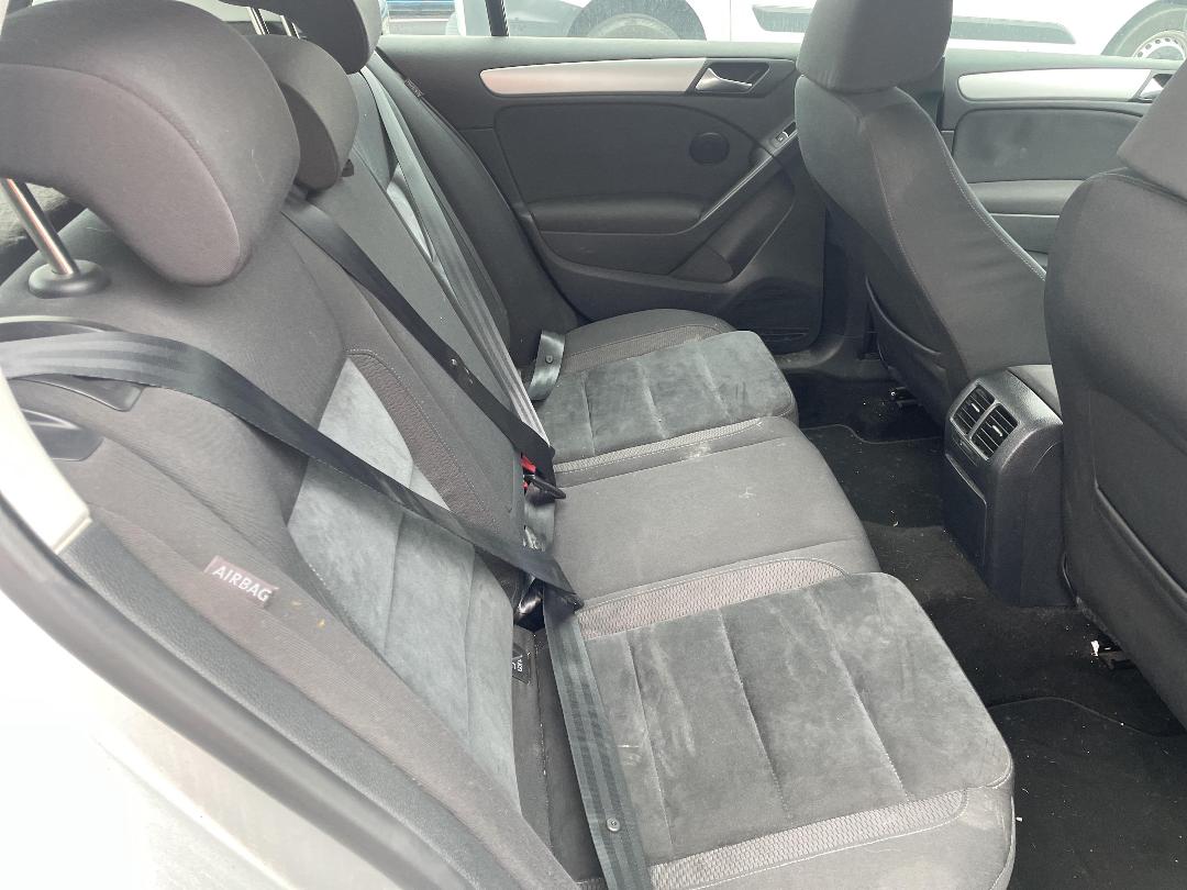 Photo '18' of Volkswagen Golf TSI