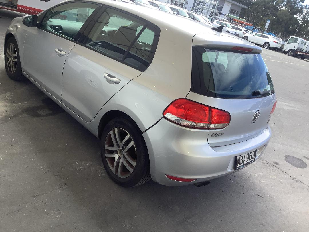 Photo '10' of Volkswagen Golf TSI