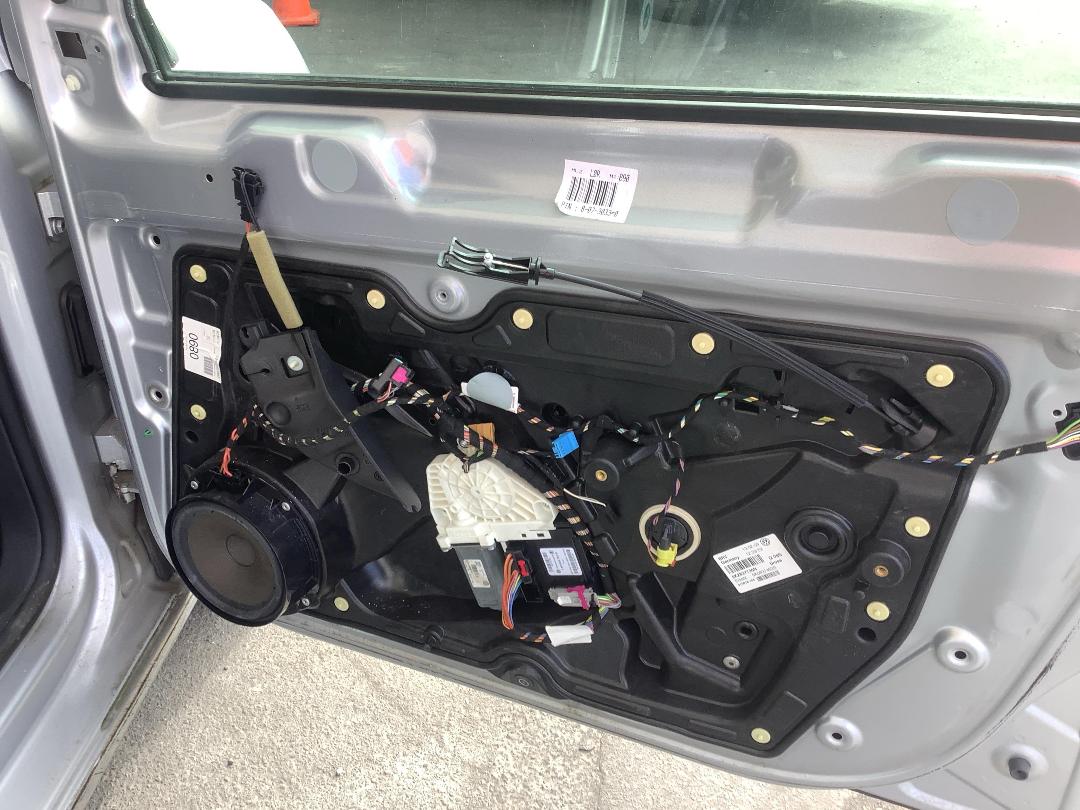 Photo '16' of Volkswagen Golf TSI