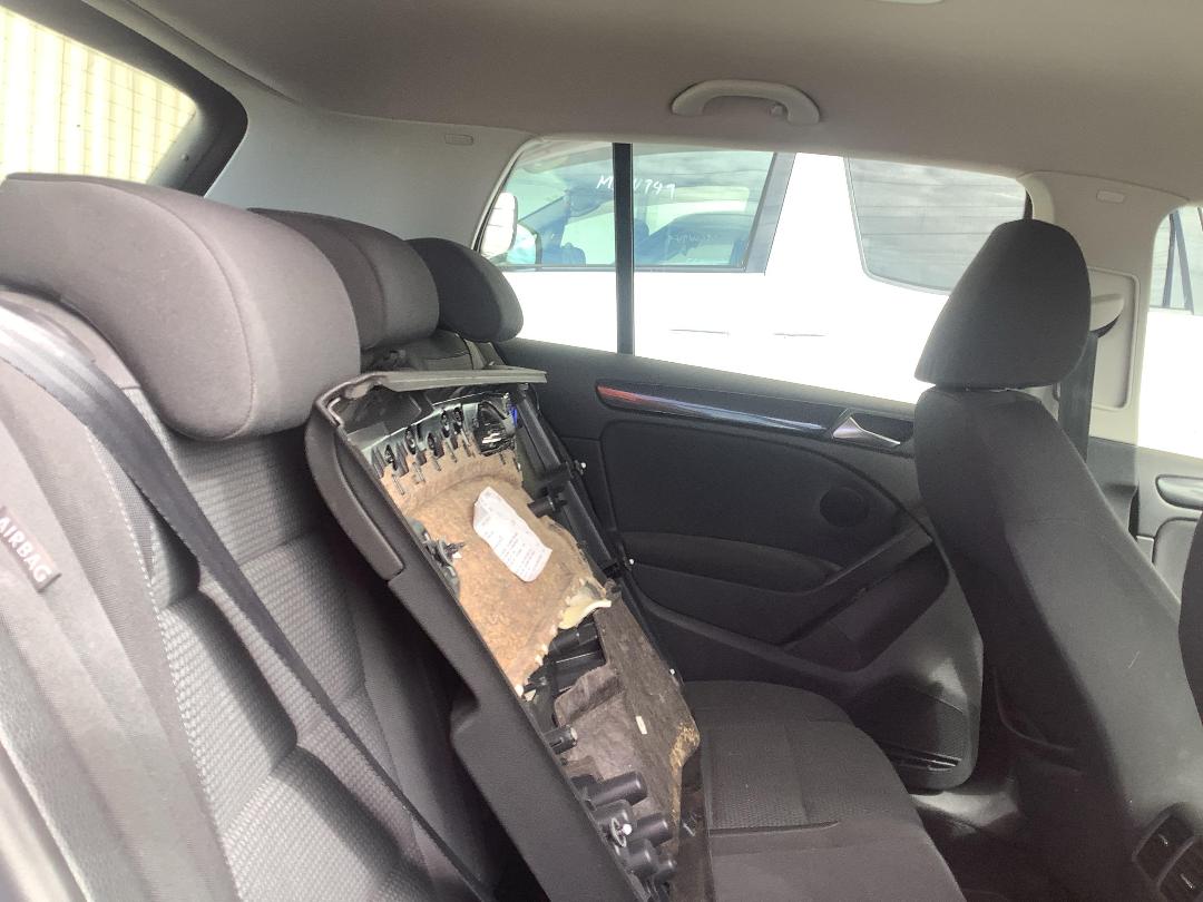 Photo '15' of Volkswagen Golf TSI