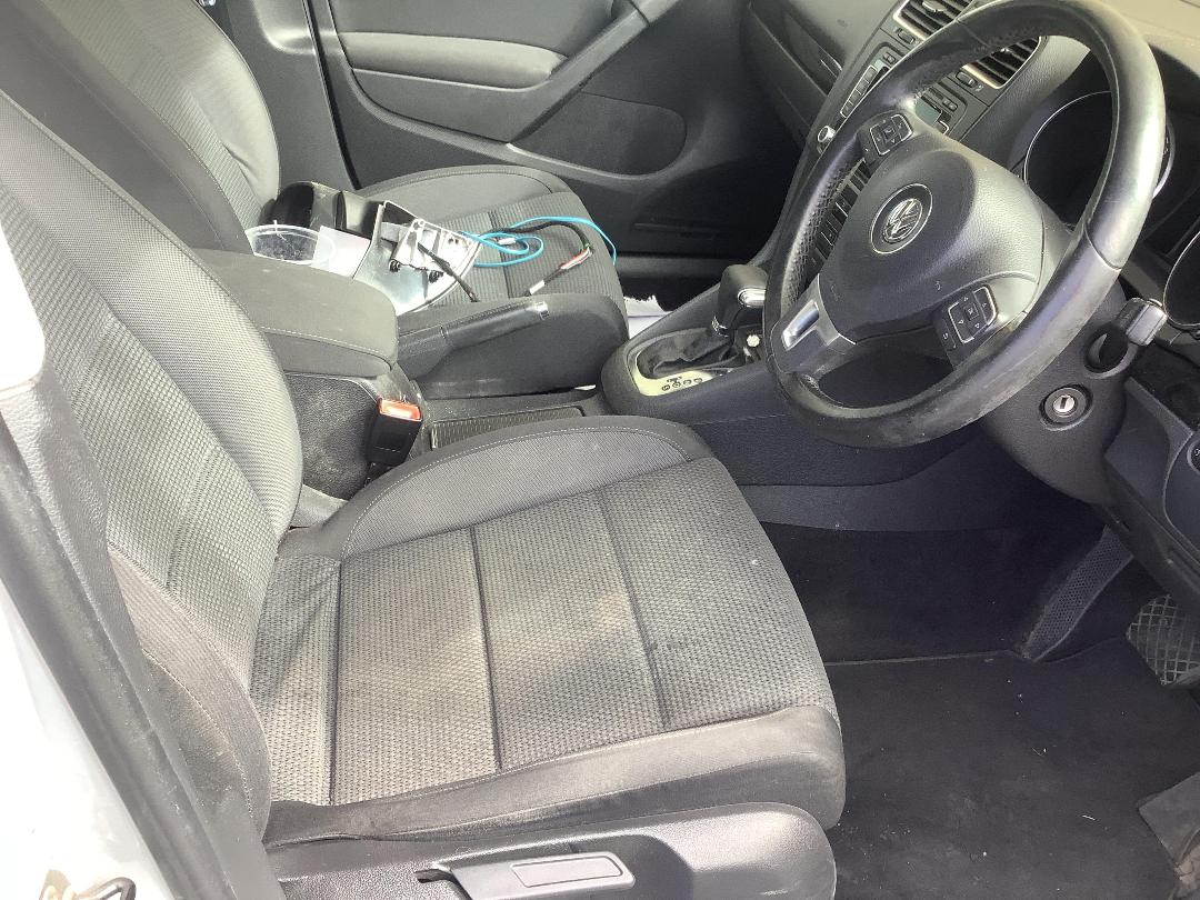 Photo '18' of Volkswagen Golf TSI