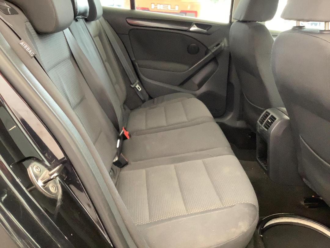 Photo '10' of Volkswagen Golf TSI Photo '10' of Volkswagen Golf TSI