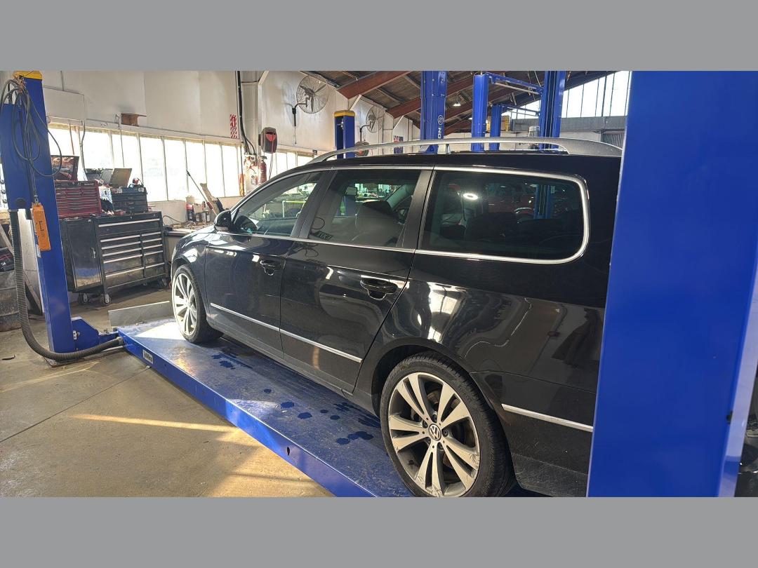 Photo '2' of Volkswagen Passat V6 FSI Photo '2' of Volkswagen Passat V6 FSI