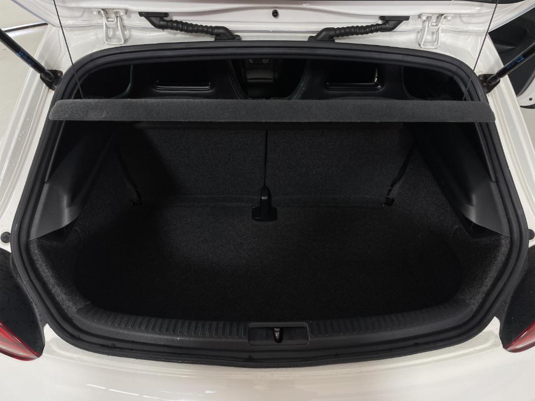 Photo '14' of Volkswagen Scirocco Photo '14' of Volkswagen Scirocco