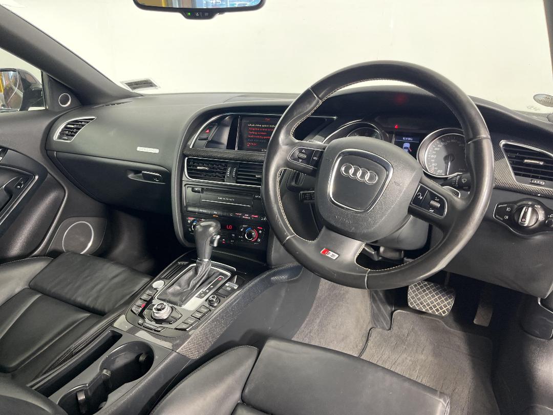 Photo '17' of Audi S5 Photo '17' of Audi S5