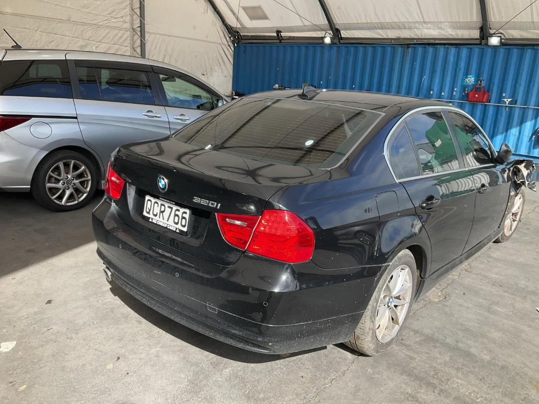 Damaged BMW 320I 2010 in Wiri at Turners Damaged and End Of Life