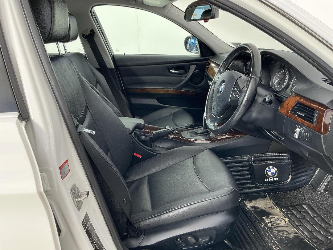 Photo '16' of BMW 320I Photo '16' of BMW 320I