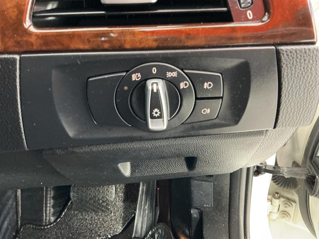 Photo '24' of BMW 320I Photo '24' of BMW 320I