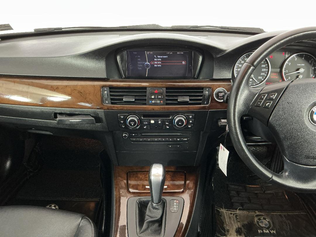 Photo '18' of BMW 320I Photo '18' of BMW 320I