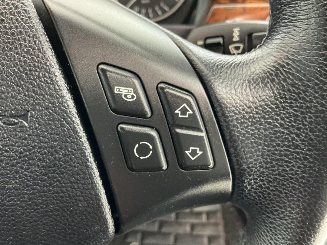 Photo '25' of BMW 320I Photo '25' of BMW 320I