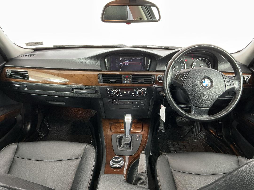 Photo '17' of BMW 320I Photo '17' of BMW 320I