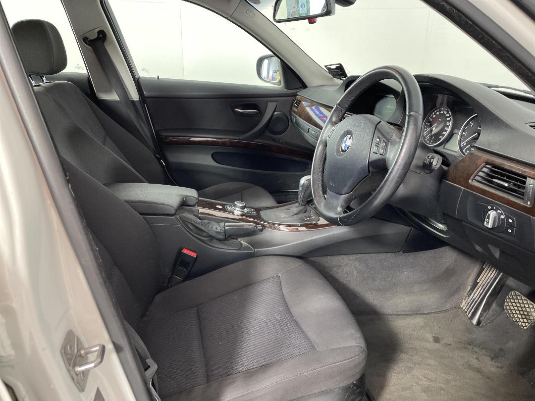 Photo '16' of BMW 320I Photo '16' of BMW 320I