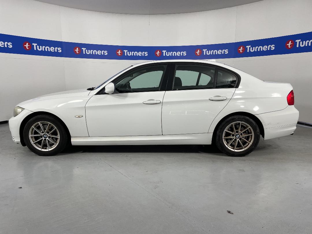 Photo '24' of BMW 320I Photo '24' of BMW 320I