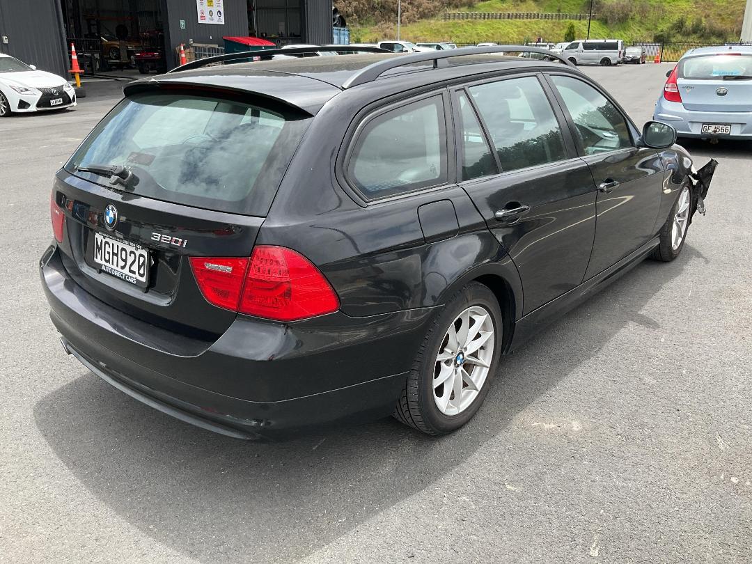 Photo '4' of BMW 320I