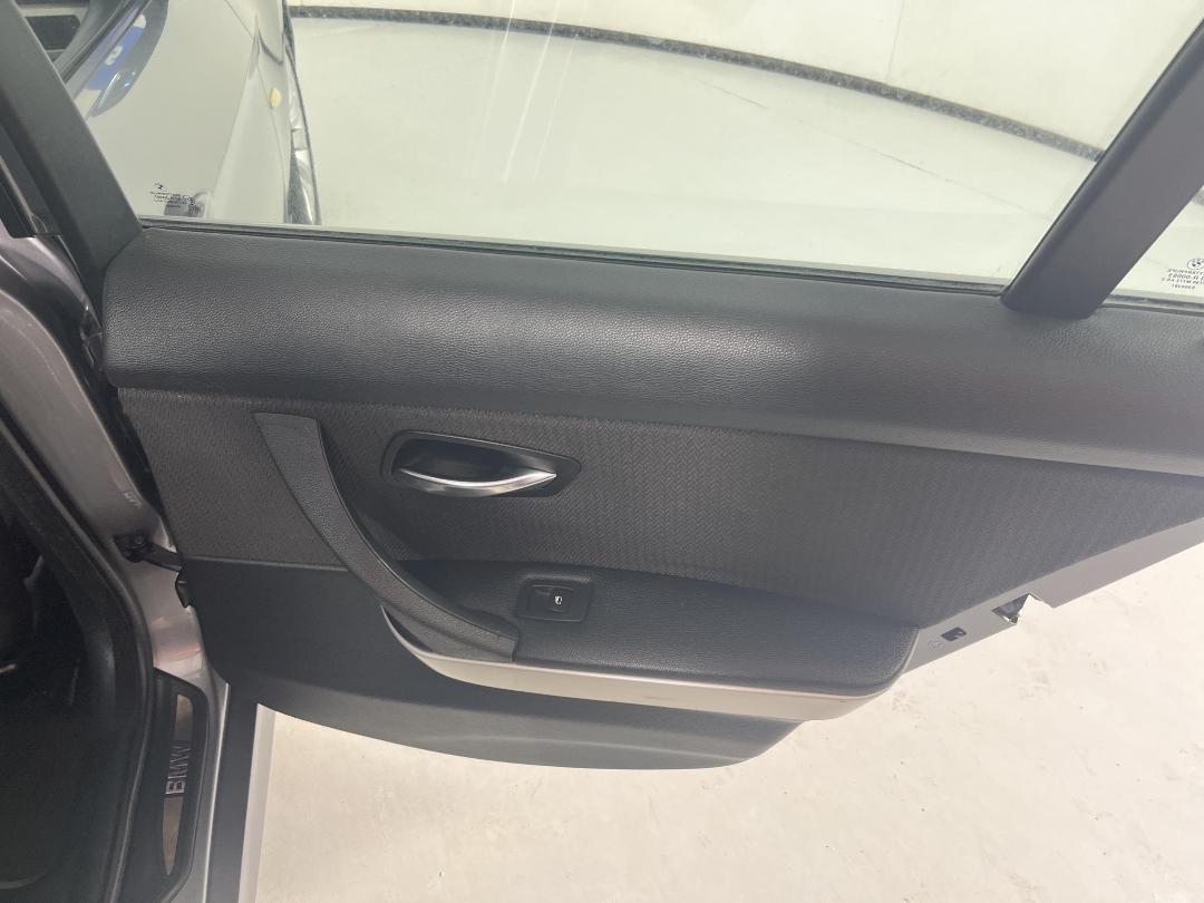 Photo '19' of BMW 320I