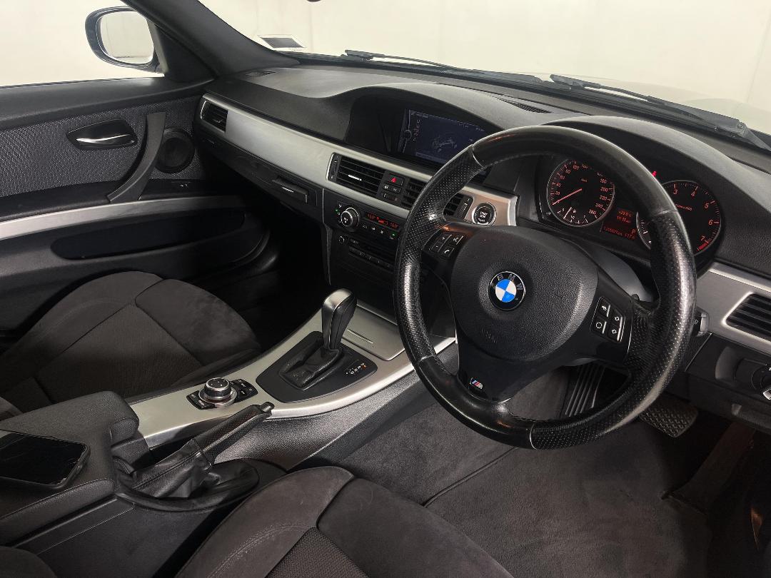 Photo '16' of BMW 320I