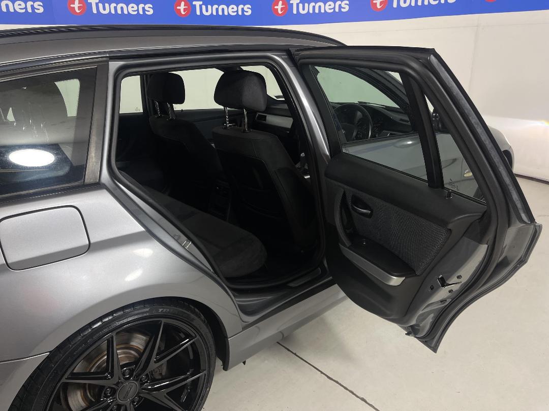 Photo '19' of BMW 320I