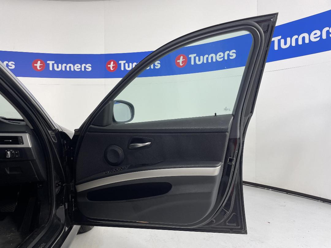 Photo '15' of BMW 320I Photo '15' of BMW 320I