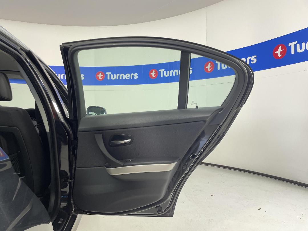 Photo '19' of BMW 320I Photo '19' of BMW 320I